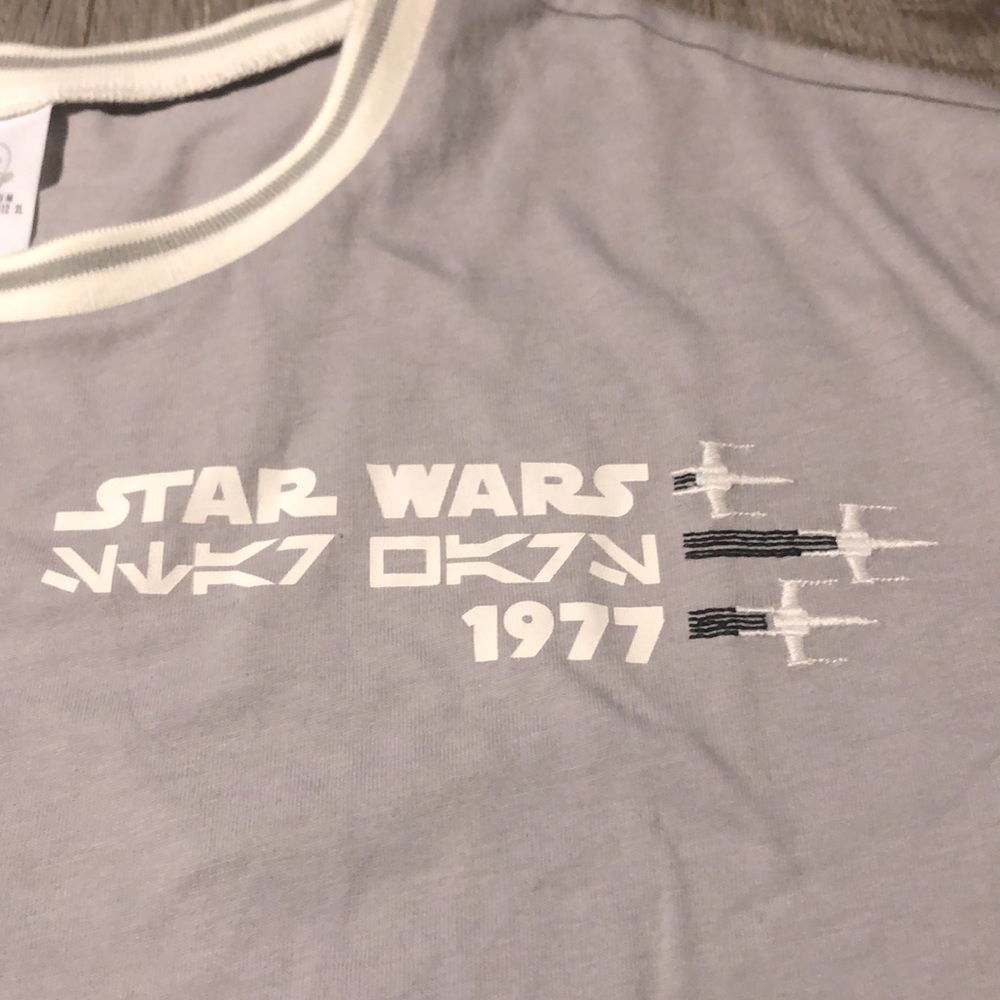 Disney • Star Wars T-Shirt • Adult M
